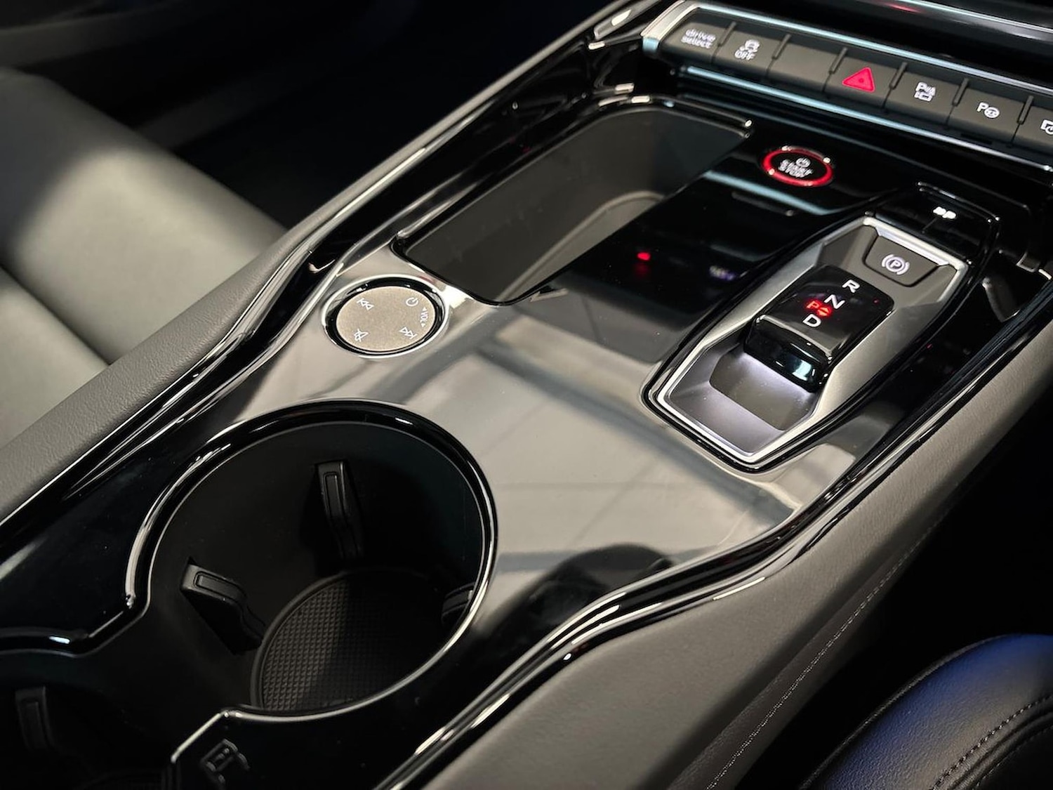 Used Audi e-tron GT 2025 for sale - 76713276: Photo 13