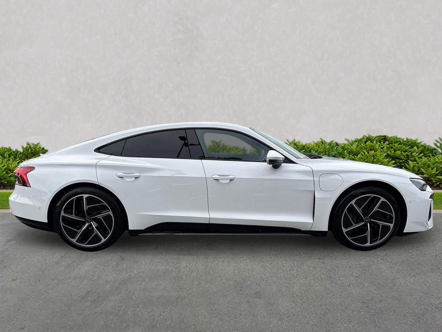 Used Audi e-tron GT 2025 for sale - 76713276: Photo 3