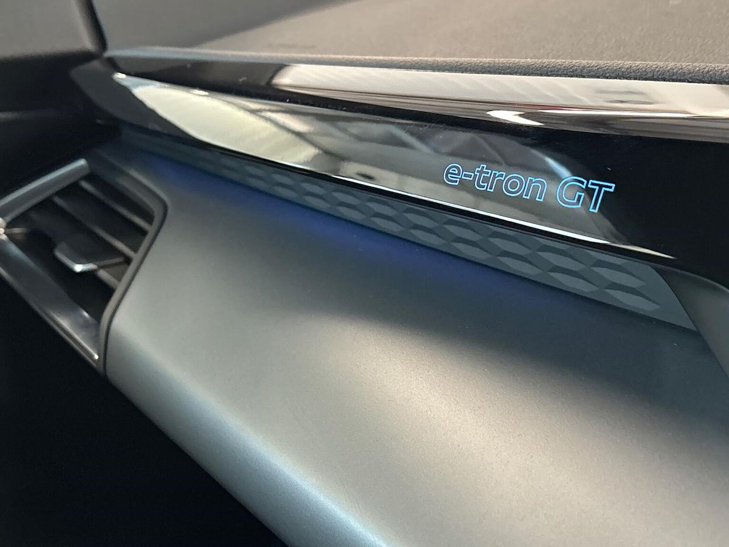 Used Audi e-tron GT 2025 for sale - 77603736: Photo 14