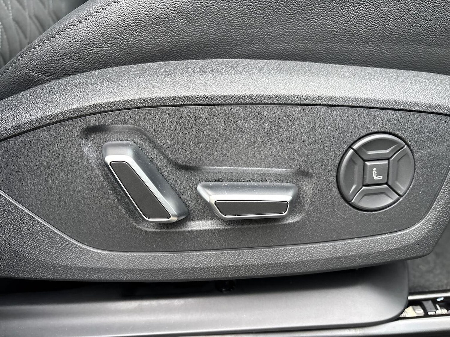 Used Audi Q6 e-tron 2025 for sale - 76699508: Photo 30