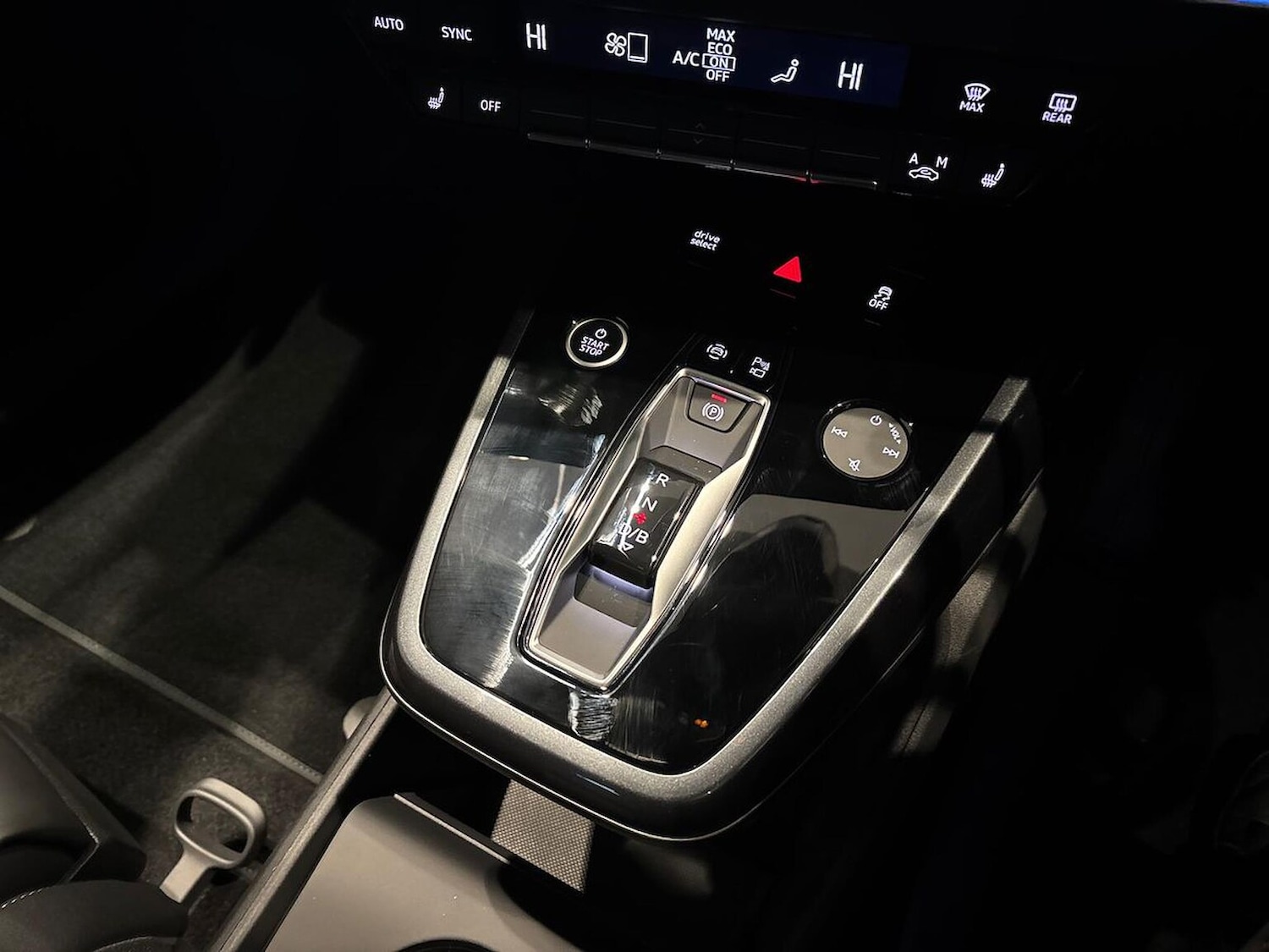 Used Audi Q4 e-tron 2025 for sale - 77492371: Photo 13