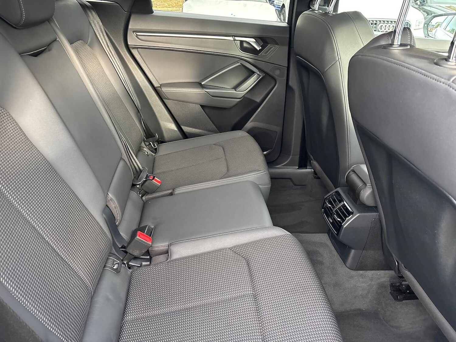 Used Audi Q3 2019 for sale - 76565490: Photo 16