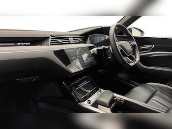 Used Audi Q8 2023 for sale - 78716741: Photo