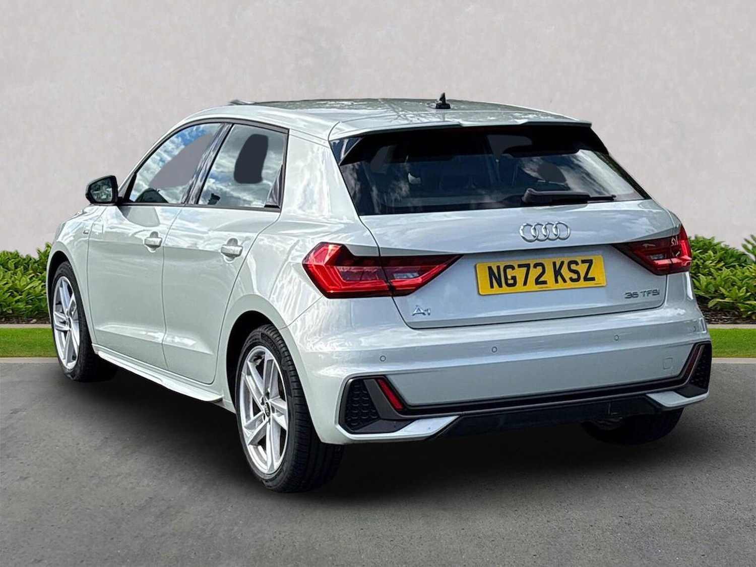Used Audi A1 2023 for sale - 76057934: Photo 2
