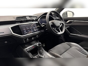 Used Audi Q3 2023 for sale - 77745132: Photo