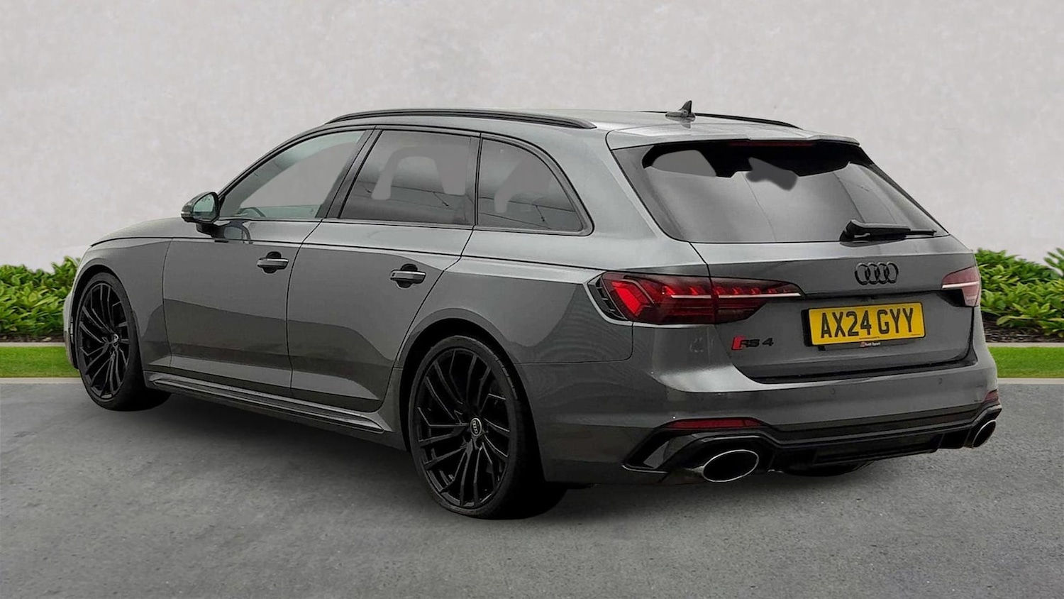 Used Audi RS4 2024 for sale - 76628180: Photo 2