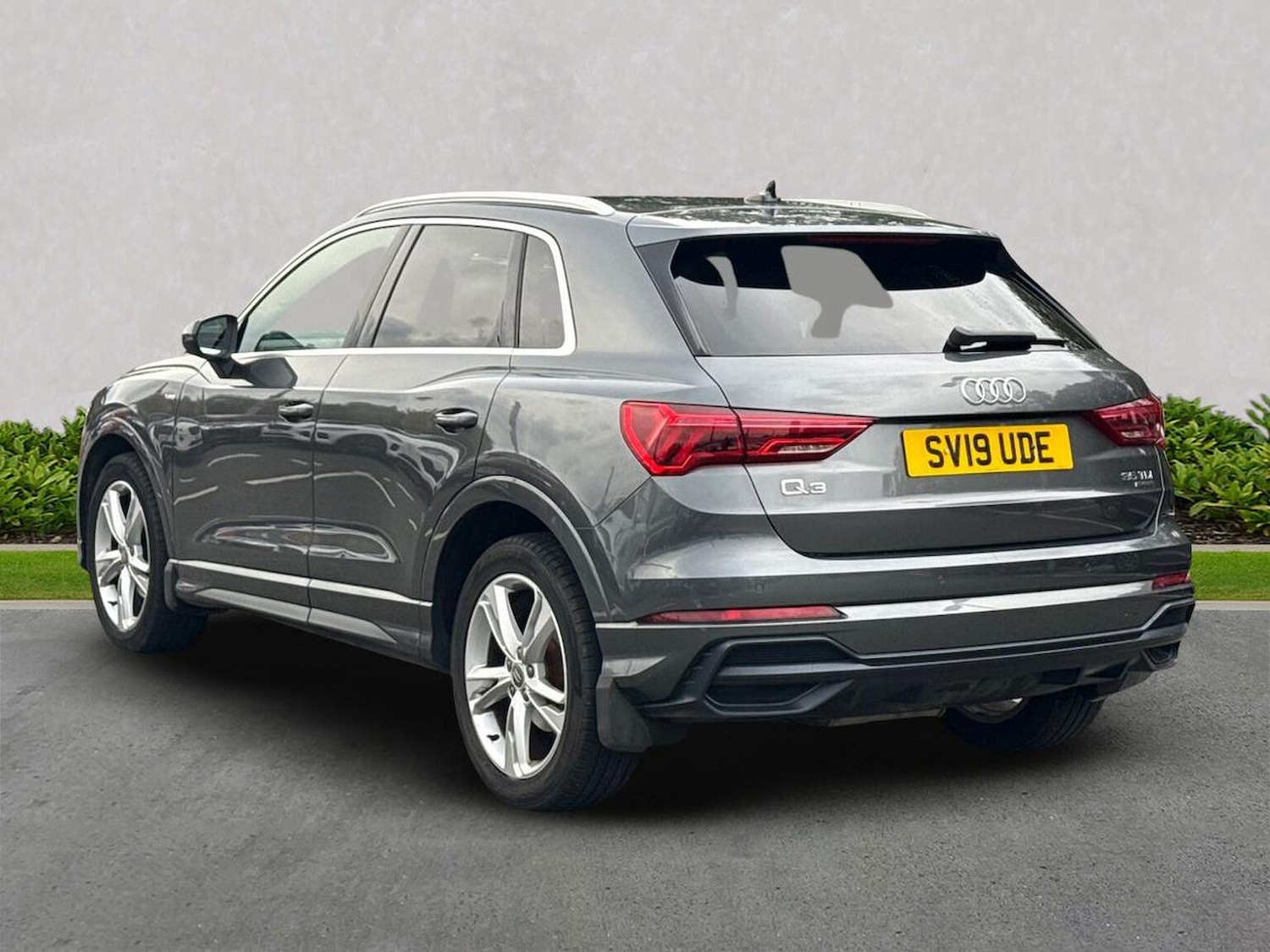 Used Audi Q3 2019 for sale - 76157253: Photo 2