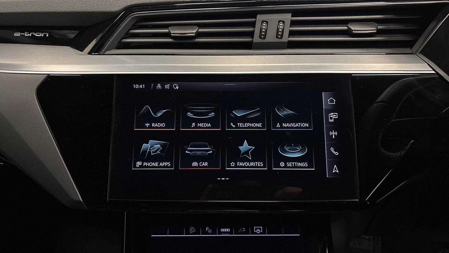 Used Audi e-tron 2023 for sale - 78193376: Photo 10