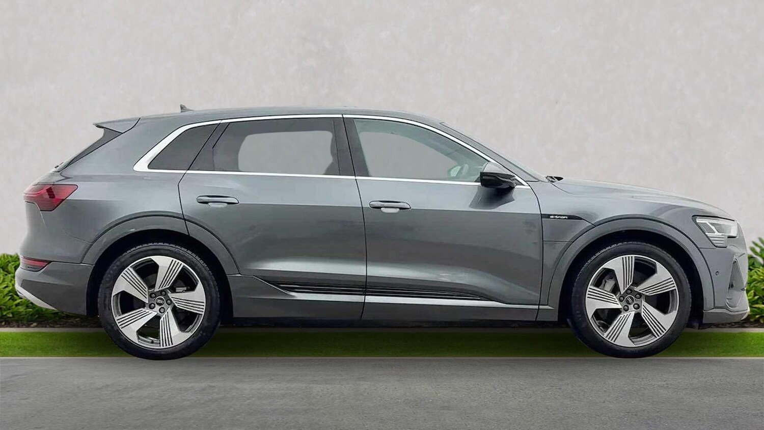 Used Audi e-tron 2023 for sale - 78193376: Photo 6