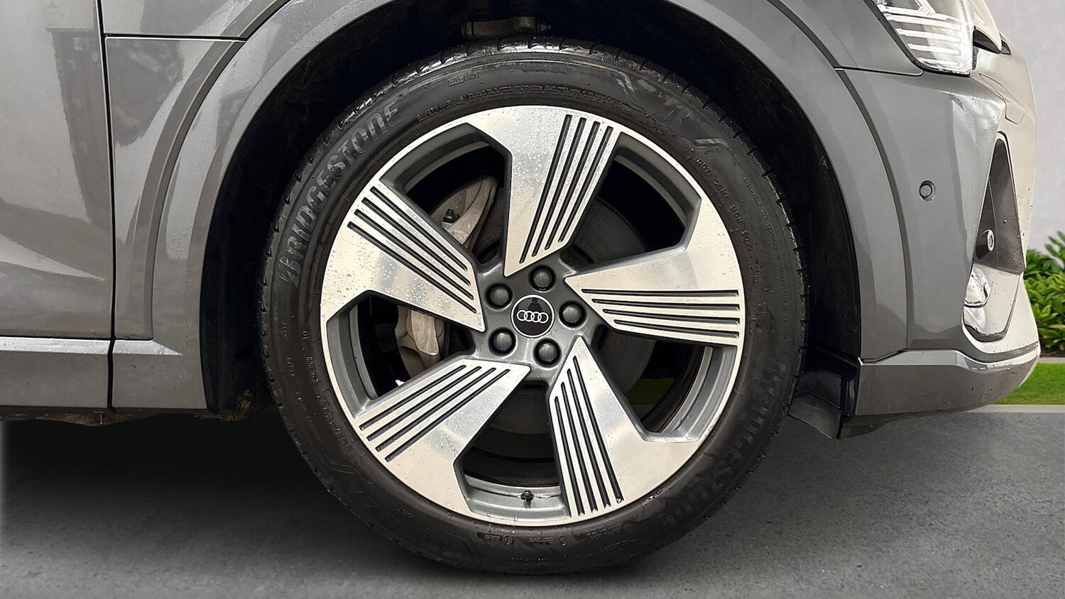 Used Audi e-tron 2023 for sale - 78193376: Photo 7