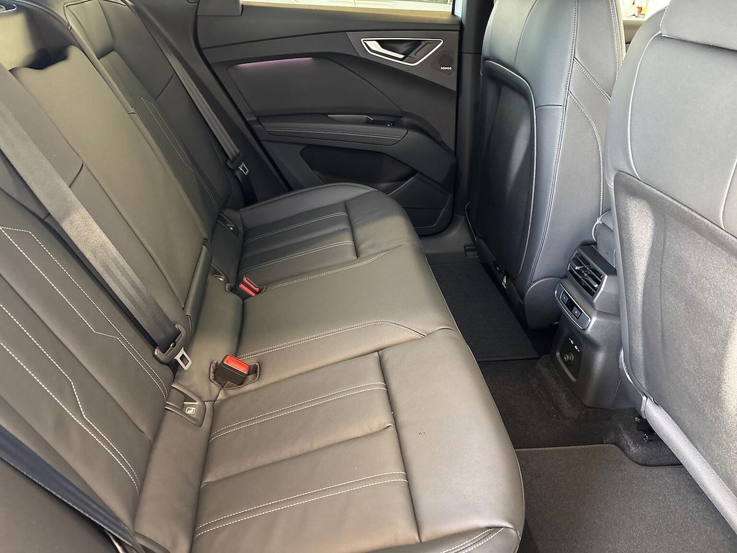 Used Audi Q4 e-tron 2025 for sale - 76699504: Photo 16