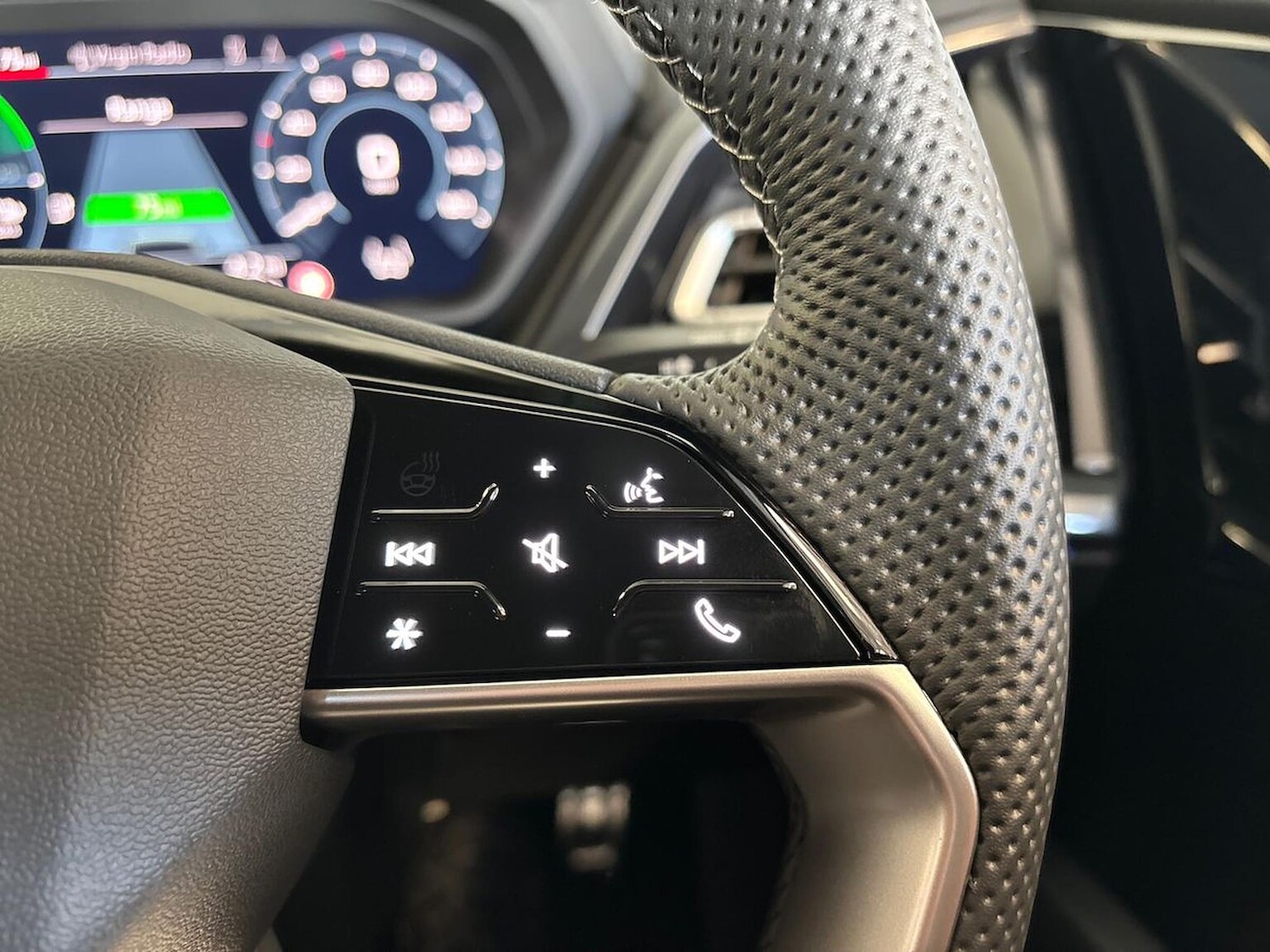 Used Audi Q4 e-tron 2025 for sale - 76699504: Photo 27