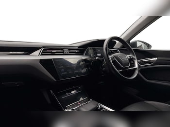 Used Audi Q8 2023 for sale - 79240527: Photo