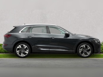 Used Audi Q8 2023 for sale - 79240527: Photo
