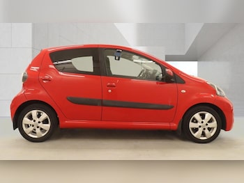 Used Toyota AYGO 2013 for sale - 79413255: Photo