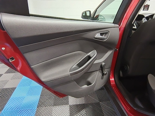 Used Ford Focus 2013 for sale - 76245590: Photo 18