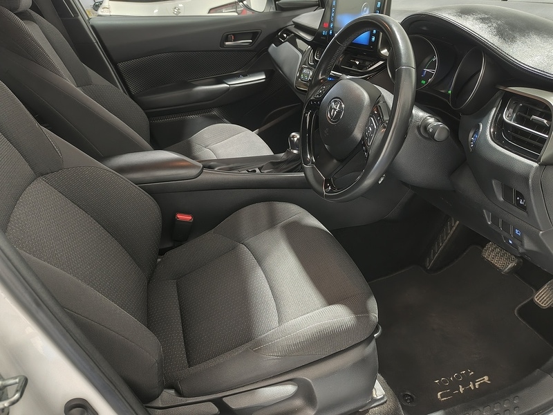 Used Toyota C-HR 2019 for sale - 77617844: Photo 32