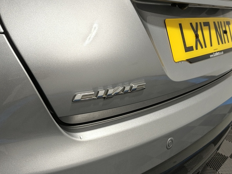 Used Honda Civic 2017 for sale - 76798874: Photo 17