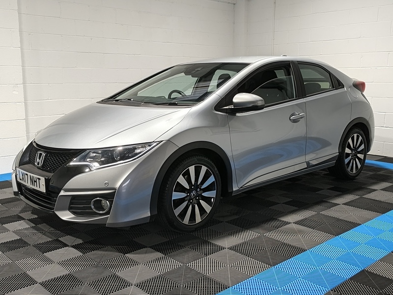 Used Honda Civic 2017 for sale - 76798874: Photo 4