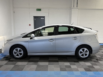 Used Toyota Prius 2015 for sale - 79397724: Photo
