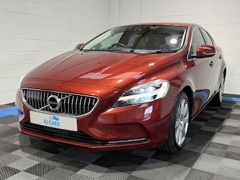 Used Volvo V40 2016 for sale - 79537365: Photo