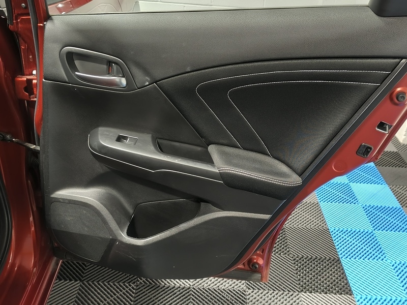 Used Honda Civic 2015 for sale - 76320149: Photo 15