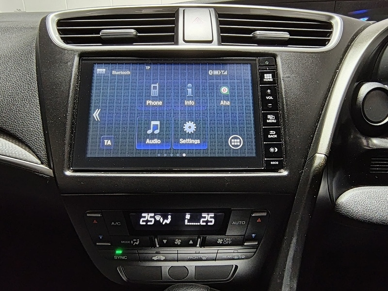 Used Honda Civic 2015 for sale - 76320149: Photo 28