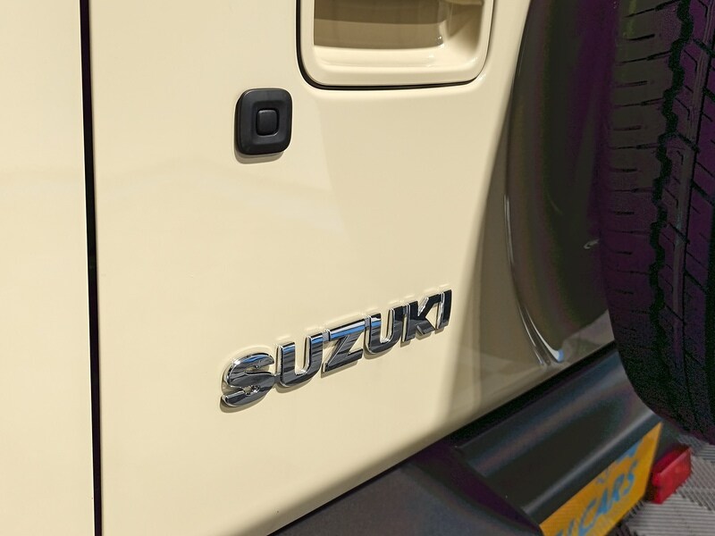 Used Suzuki Jimny for sale - 77693897: Photo 16