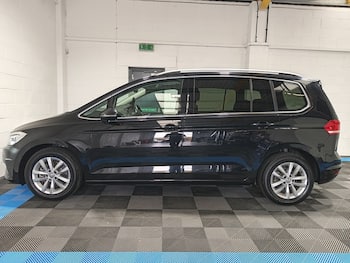 Used Volkswagen Touran 2018 for sale - 79648403: Photo