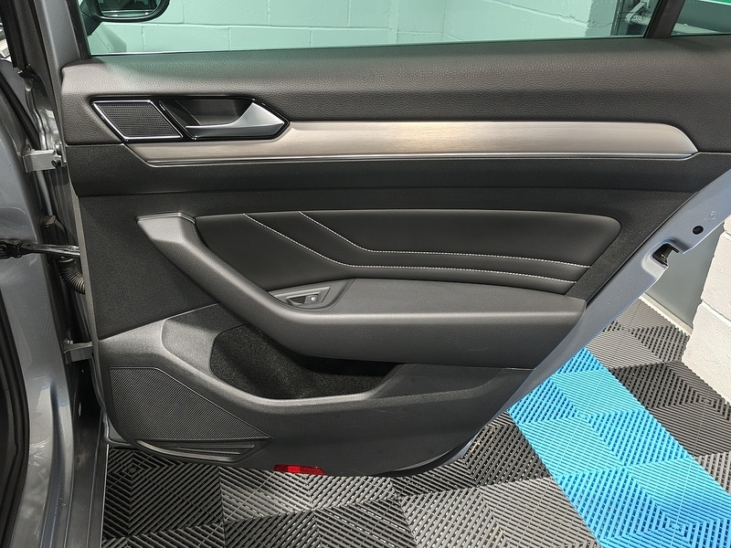 Used Volkswagen Passat for sale - 76524092: Photo 24