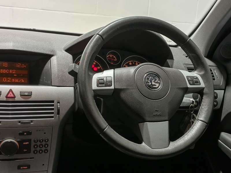 Used Vauxhall Astra 2010 for sale - 76364450: Photo 21