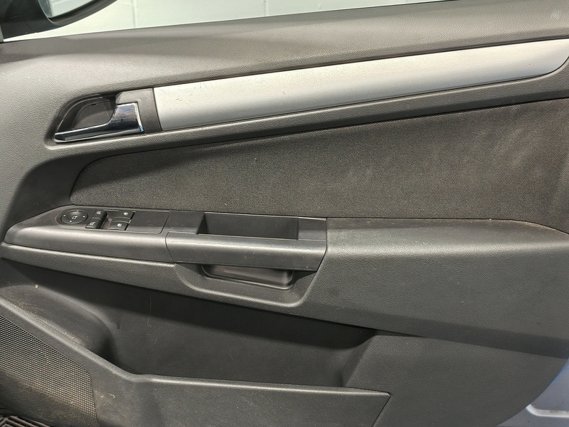 Used Vauxhall Astra 2010 for sale - 76364450: Photo 22