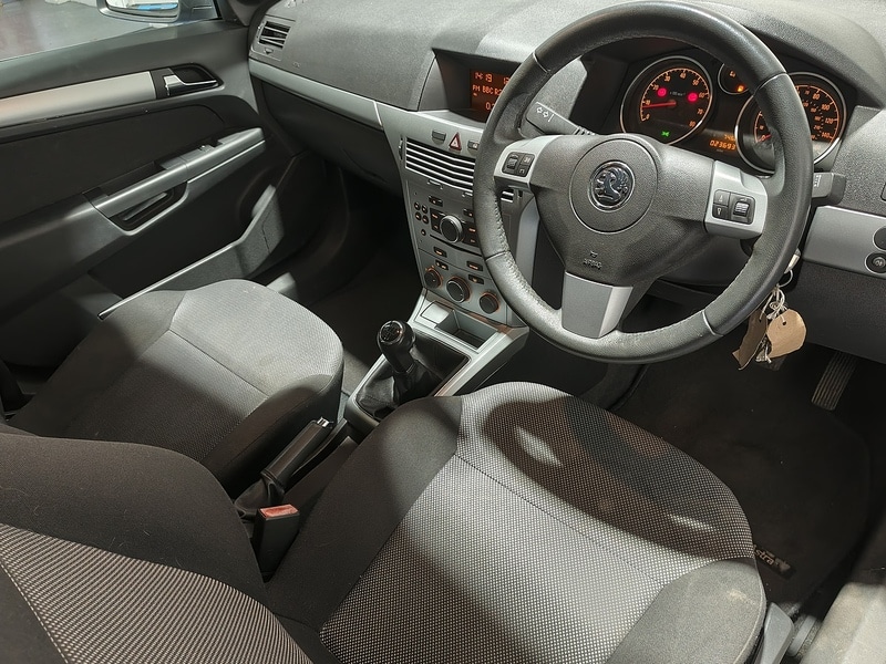 Used Vauxhall Astra 2010 for sale - 76364450: Photo 23