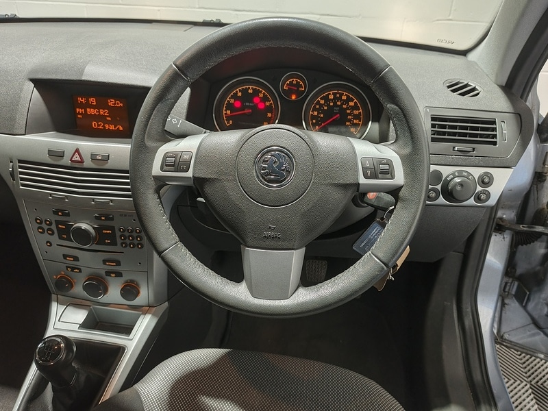 Used Vauxhall Astra 2010 for sale - 76364450: Photo 27