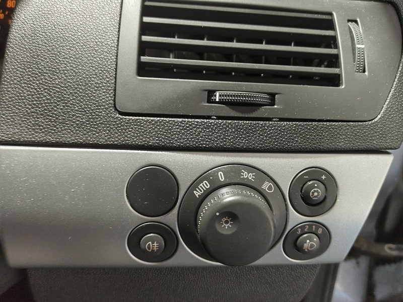 Used Vauxhall Astra 2010 for sale - 76364450: Photo 28