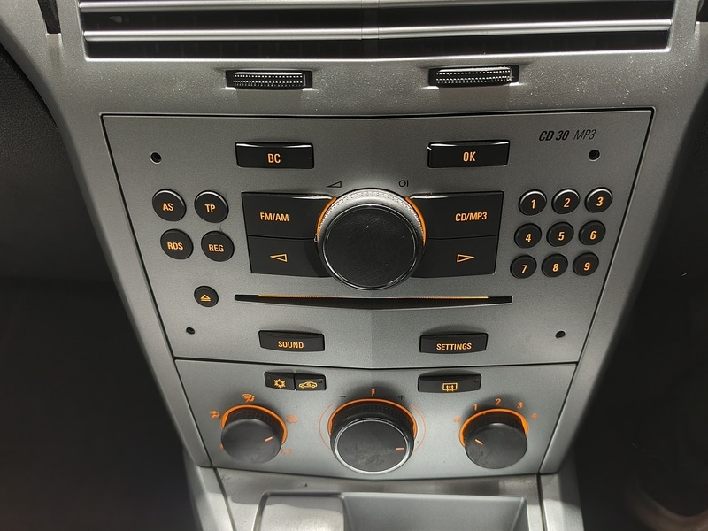 Used Vauxhall Astra 2010 for sale - 76364450: Photo 30