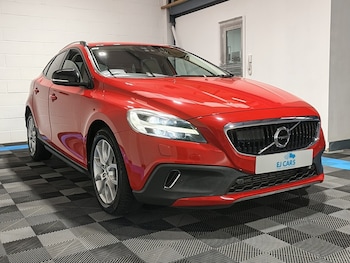 Used Volvo V40 2017 for sale - 78894909: Photo