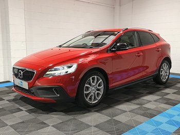 Used Volvo V40 2017 for sale - 78894909: Photo