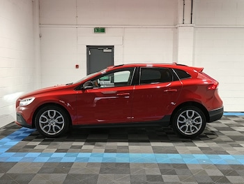 Used Volvo V40 2017 for sale - 78894909: Photo
