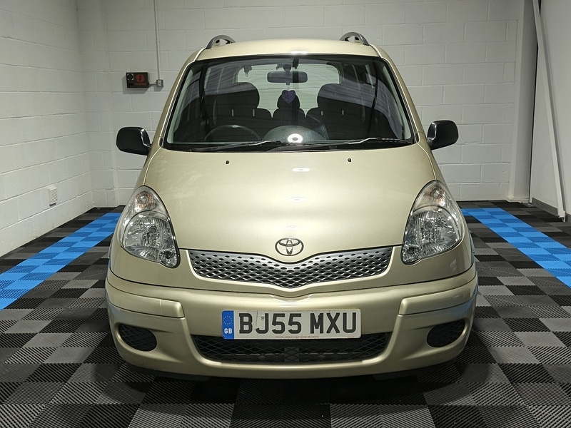 Used Toyota Yaris Verso 2005 for sale - 76665854: Photo 2