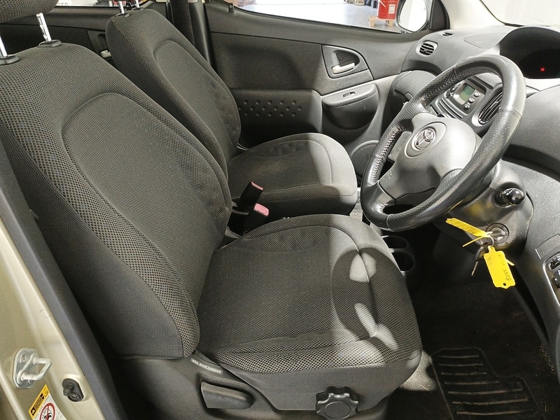 Used Toyota Yaris Verso 2005 for sale - 76665854: Photo 23