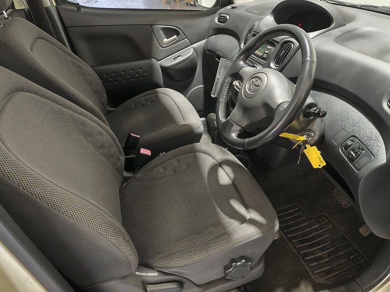 Used Toyota Yaris Verso 2005 for sale - 76665854: Photo 24
