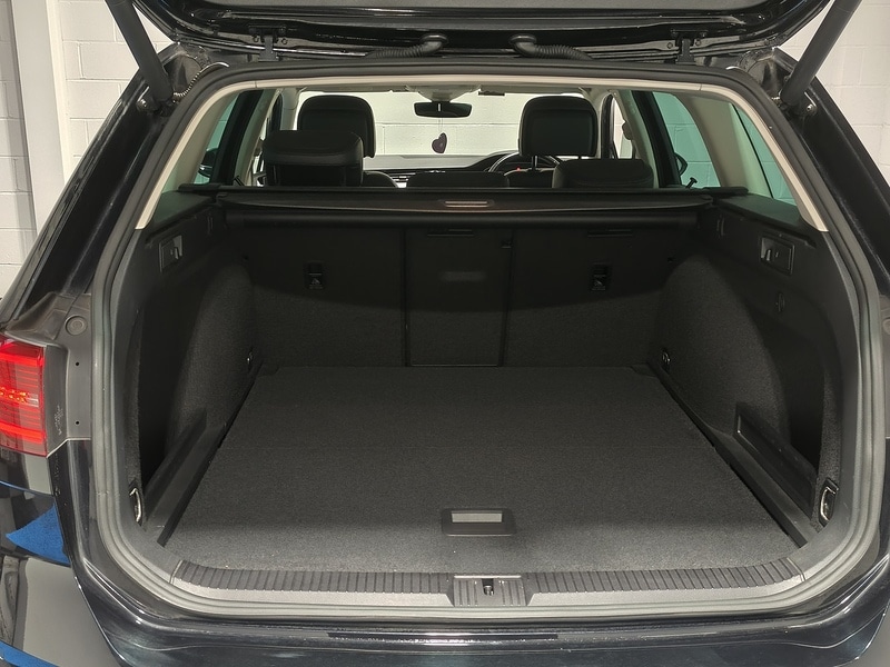 Used Volkswagen Passat for sale - 77103278: Photo 18