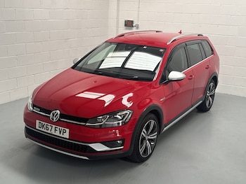 Used Volkswagen Golf 2017 for sale - 75309379: Photo