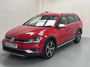 Used Volkswagen Golf 2017 for sale - 75309379: Photo