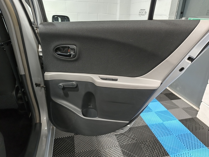 Used Toyota Yaris 2011 for sale - 77953484: Photo 15