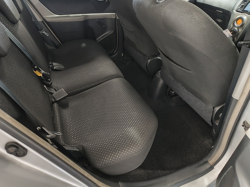 Used Toyota Yaris 2011 for sale - 77953484: Photo 17