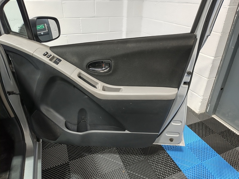 Used Toyota Yaris 2011 for sale - 77953484: Photo 23