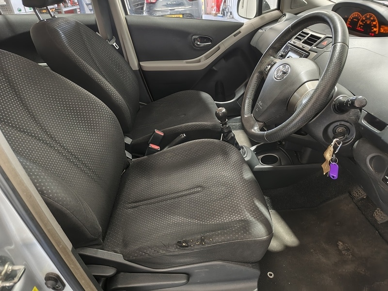 Used Toyota Yaris 2011 for sale - 77953484: Photo 25