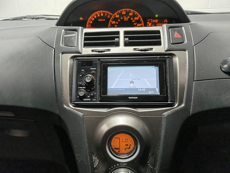 Used Toyota Yaris 2011 for sale - 77953484: Photo 28